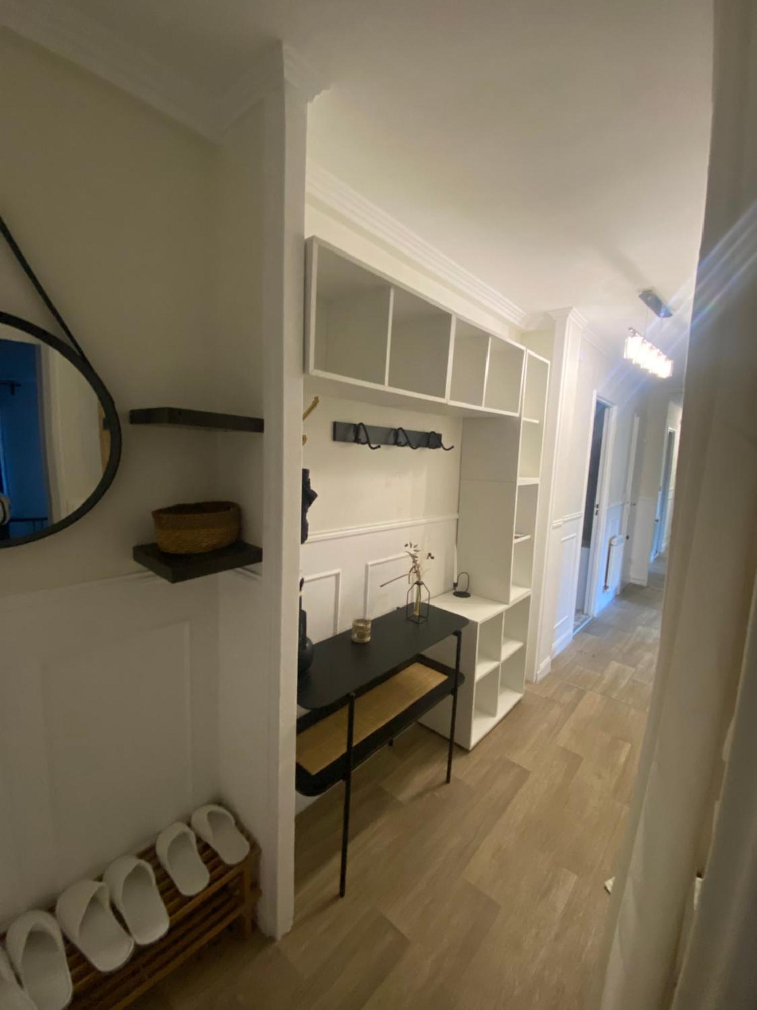 Bel Appartement Spacieux ,Convivial De 3 Chambres Avec Parking Prive Secure ก็อง ภายนอก รูปภาพ