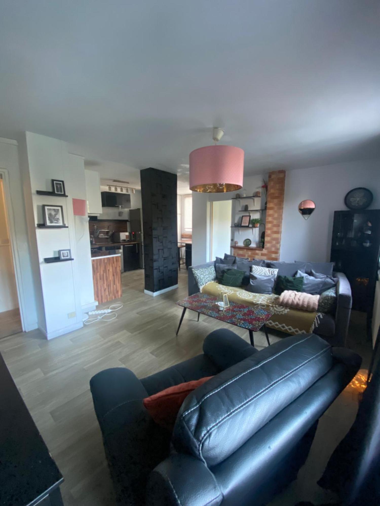 Bel Appartement Spacieux ,Convivial De 3 Chambres Avec Parking Prive Secure ก็อง ภายนอก รูปภาพ