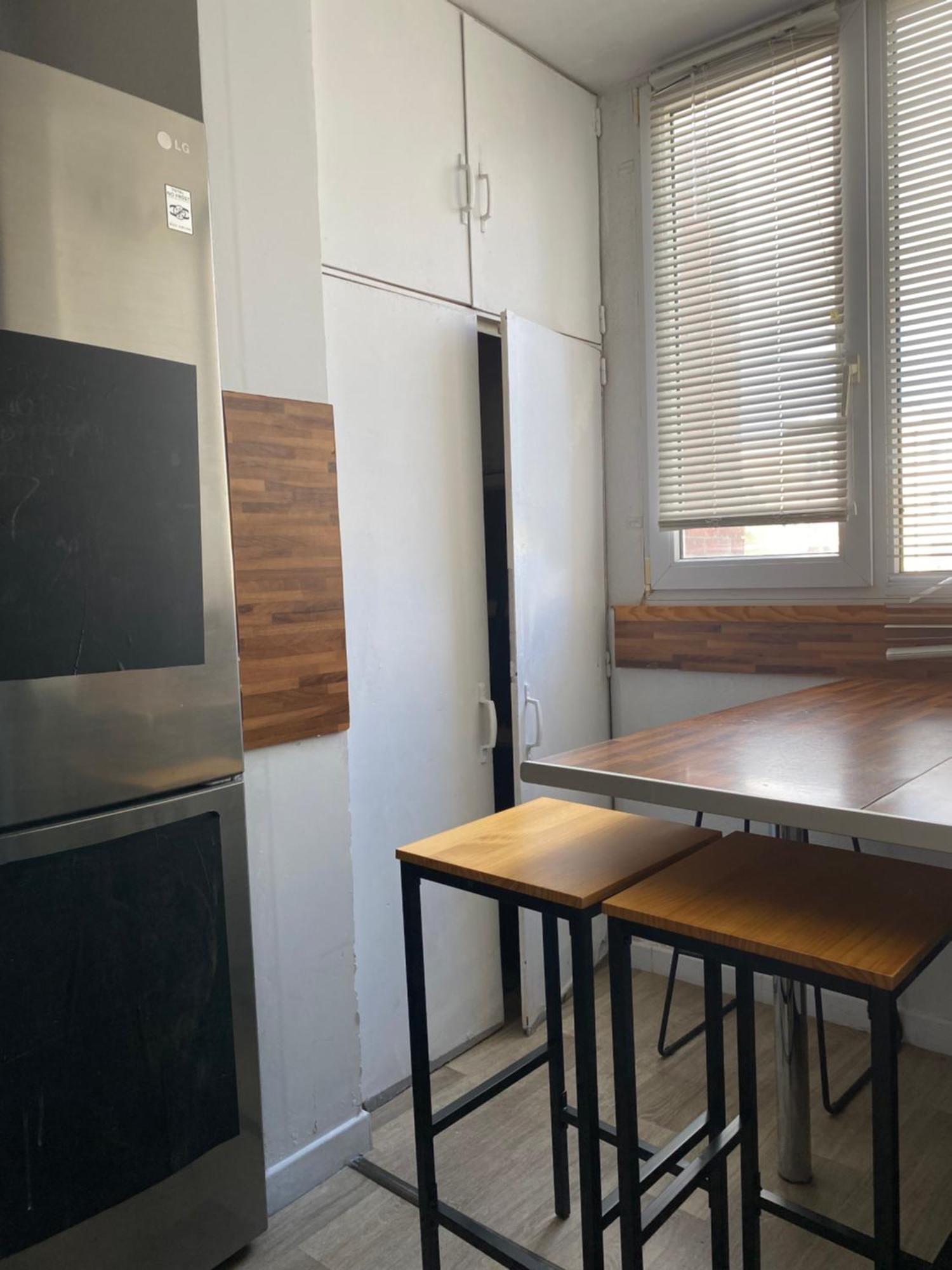 Bel Appartement Spacieux ,Convivial De 3 Chambres Avec Parking Prive Secure ก็อง ภายนอก รูปภาพ
