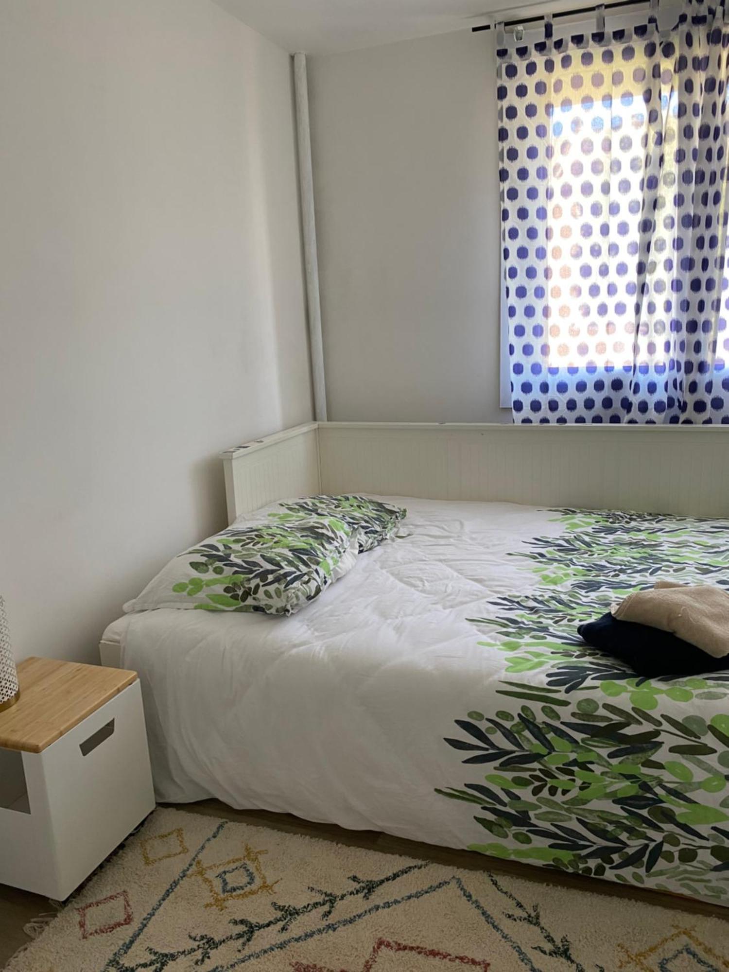 Bel Appartement Spacieux ,Convivial De 3 Chambres Avec Parking Prive Secure ก็อง ภายนอก รูปภาพ