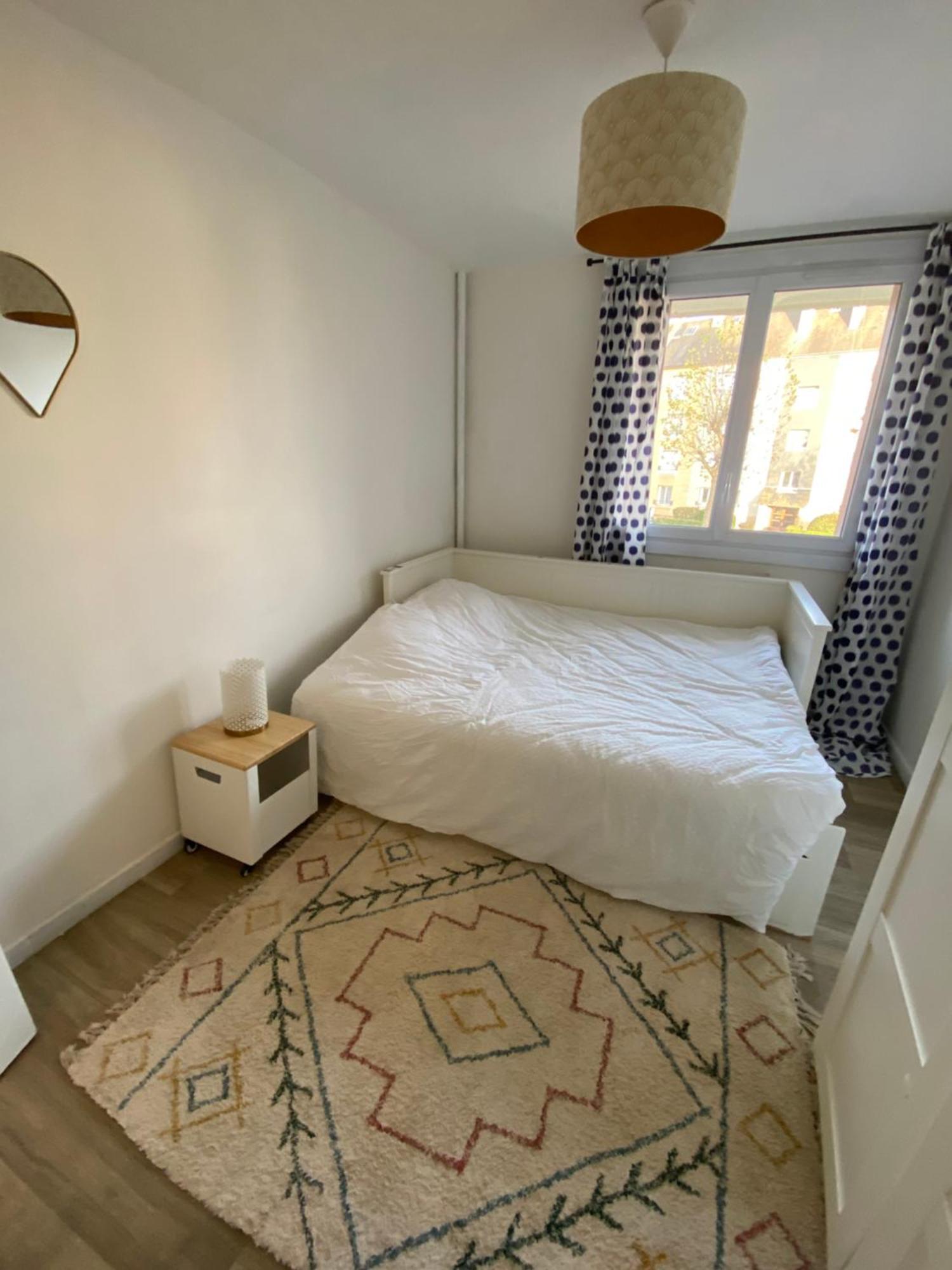 Bel Appartement Spacieux ,Convivial De 3 Chambres Avec Parking Prive Secure ก็อง ภายนอก รูปภาพ
