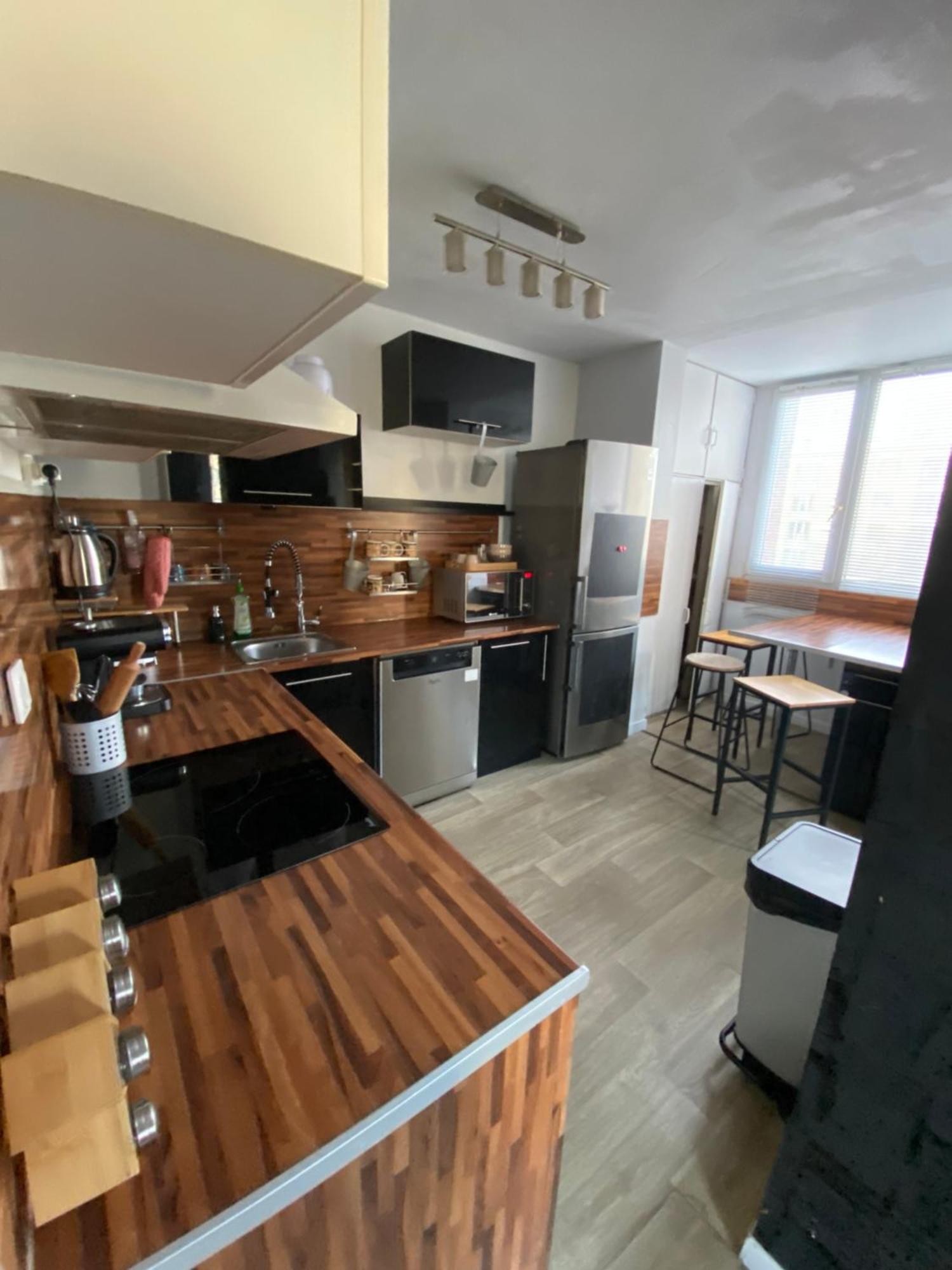 Bel Appartement Spacieux ,Convivial De 3 Chambres Avec Parking Prive Secure ก็อง ภายนอก รูปภาพ