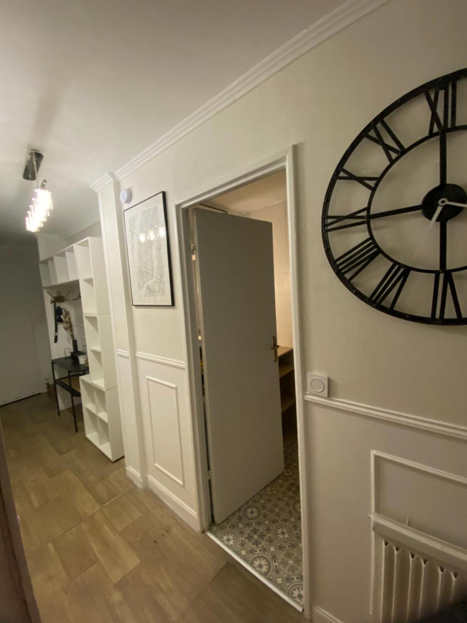 Bel Appartement Spacieux ,Convivial De 3 Chambres Avec Parking Prive Secure ก็อง ภายนอก รูปภาพ