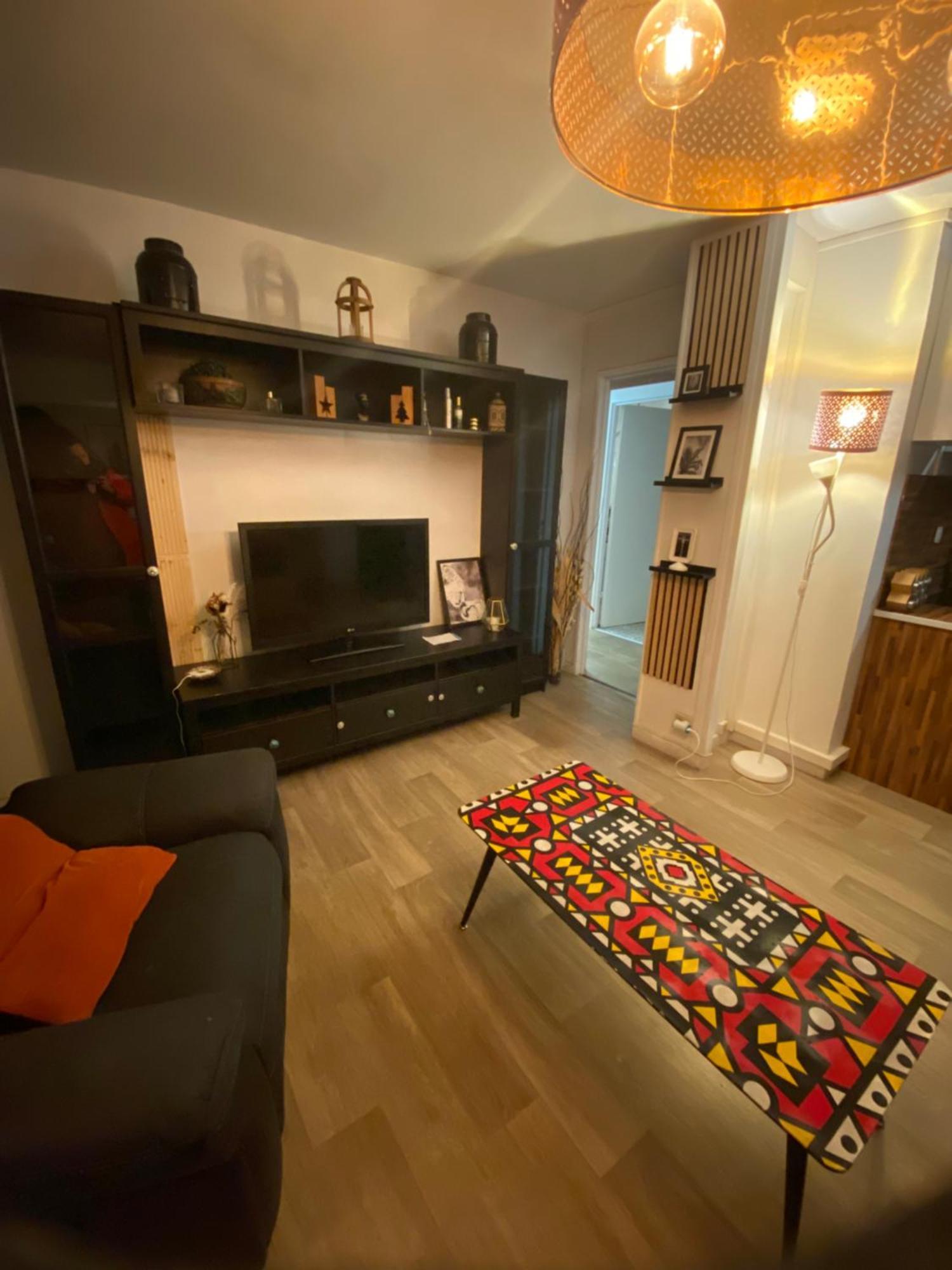 Bel Appartement Spacieux ,Convivial De 3 Chambres Avec Parking Prive Secure ก็อง ภายนอก รูปภาพ