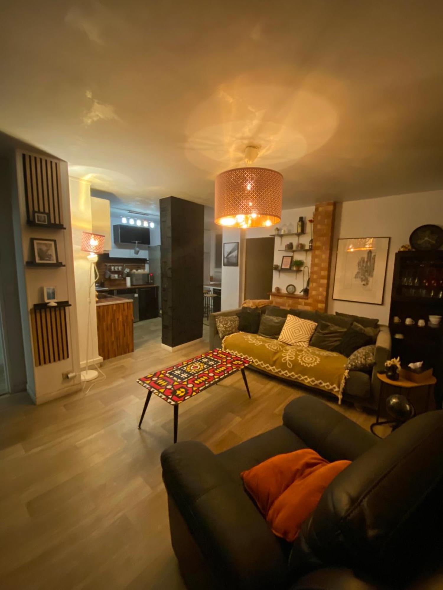 Bel Appartement Spacieux ,Convivial De 3 Chambres Avec Parking Prive Secure ก็อง ภายนอก รูปภาพ