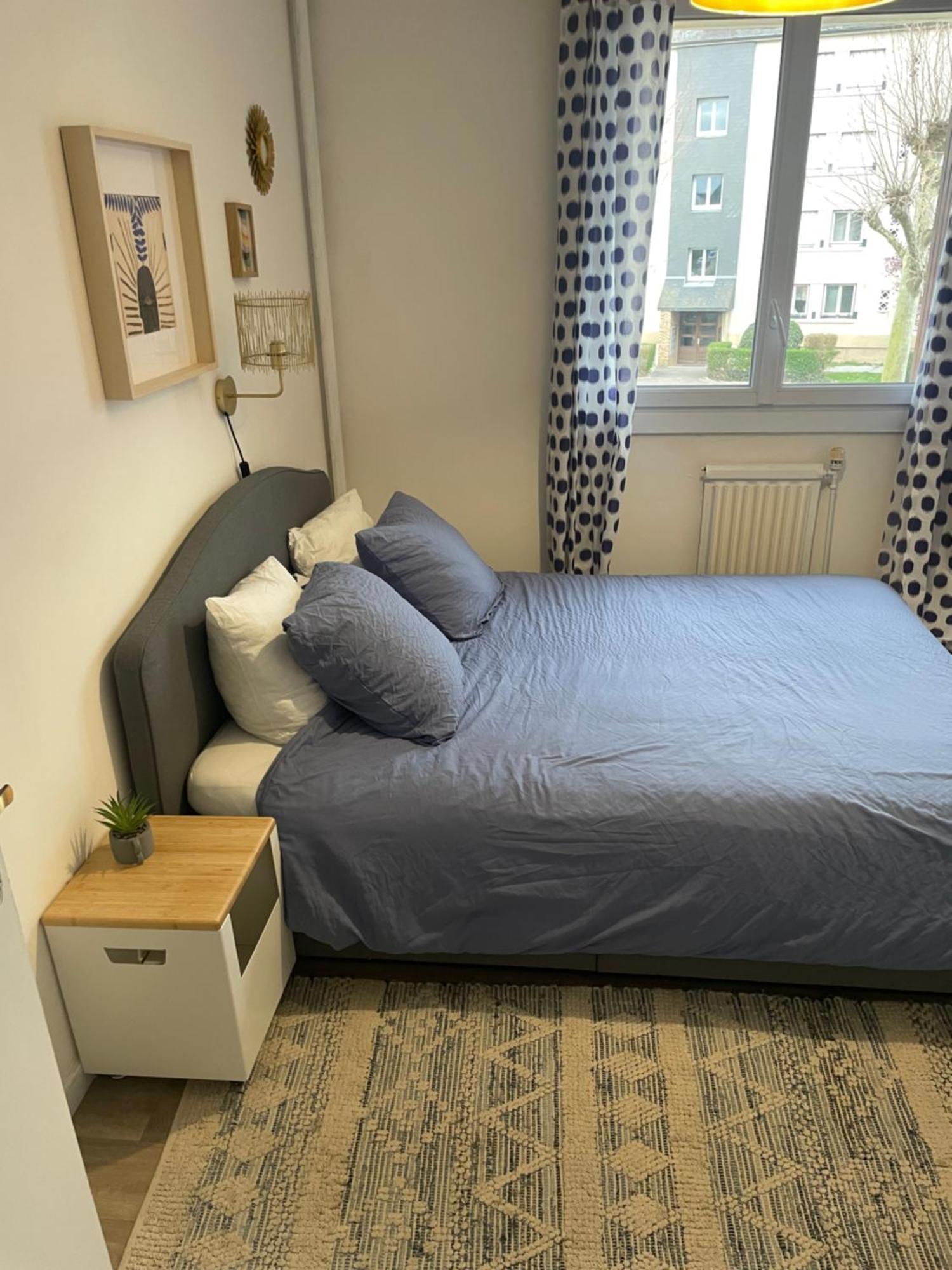 Bel Appartement Spacieux ,Convivial De 3 Chambres Avec Parking Prive Secure ก็อง ภายนอก รูปภาพ